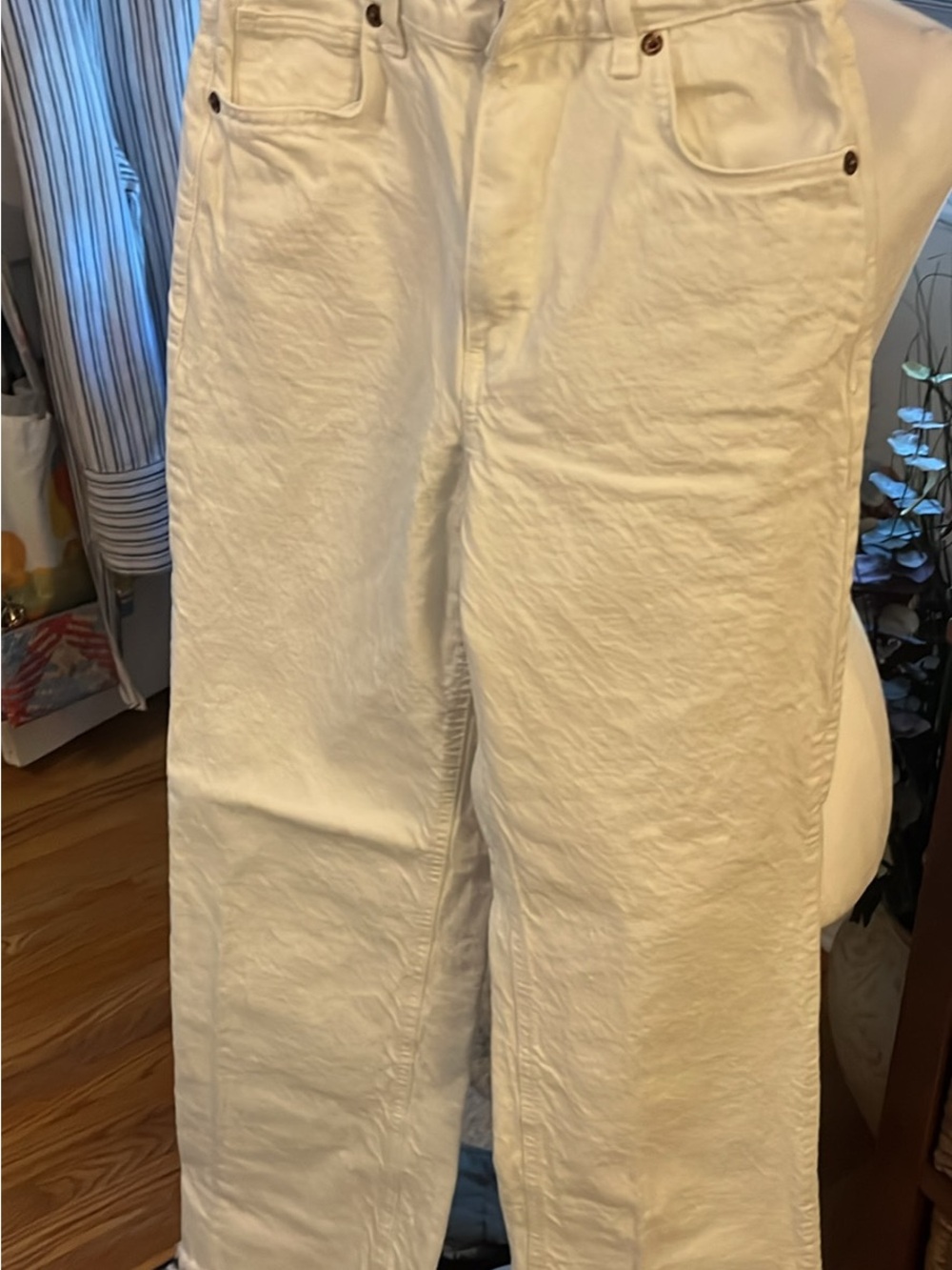 Zara High-Rise Wide Leg Jeans in Off-White